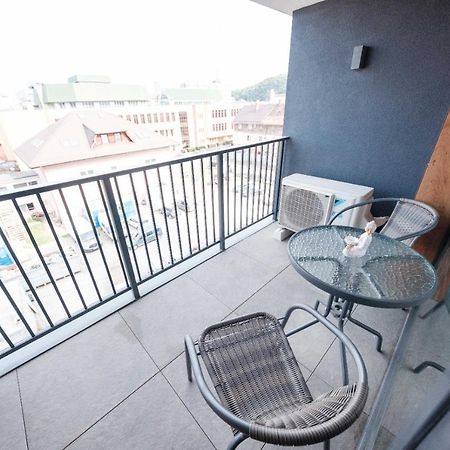 Brand New Luxury Apartment In The Heart Of Braszów Zewnętrze zdjęcie