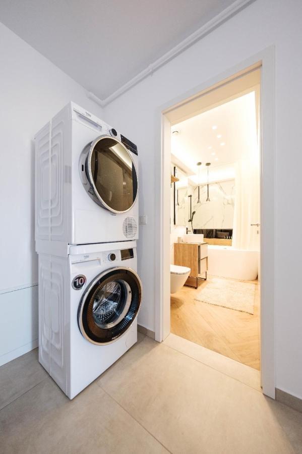 Brand New Luxury Apartment In The Heart Of Braszów Zewnętrze zdjęcie