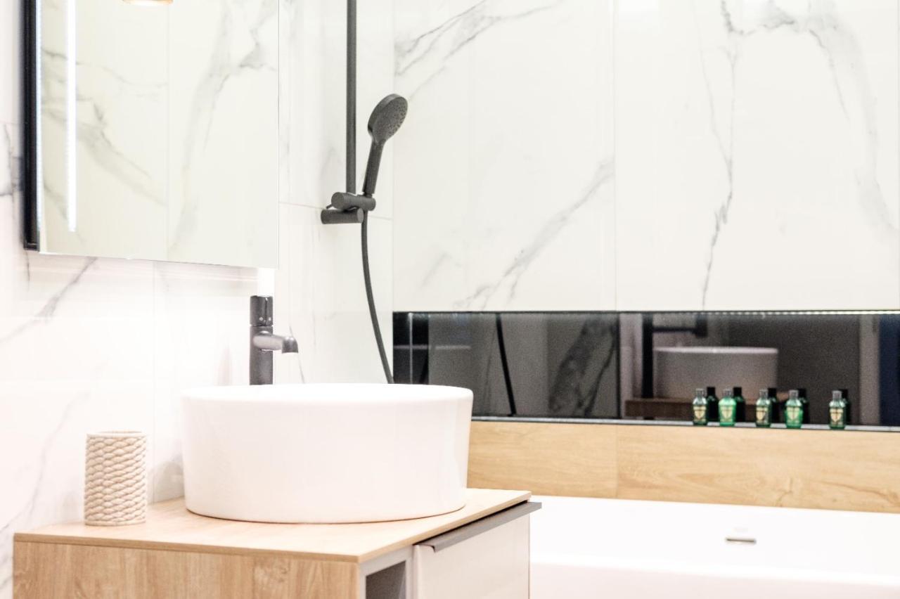 Brand New Luxury Apartment In The Heart Of Braszów Zewnętrze zdjęcie