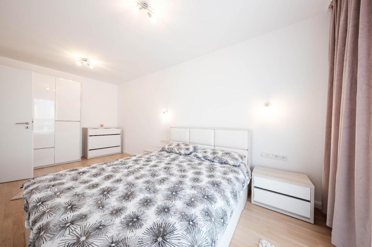 Brand New Luxury Apartment In The Heart Of Braszów Zewnętrze zdjęcie