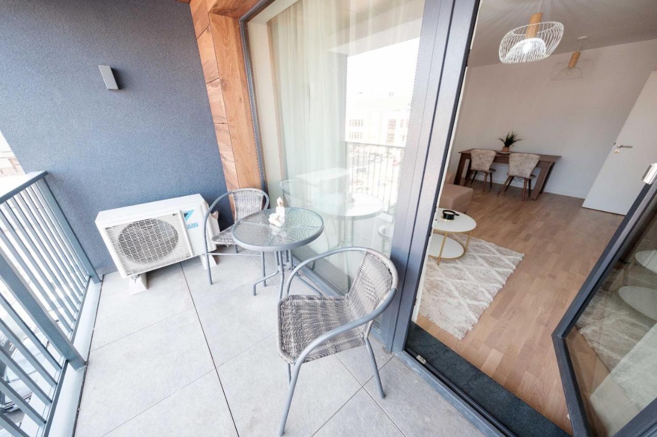 Brand New Luxury Apartment In The Heart Of Braszów Zewnętrze zdjęcie