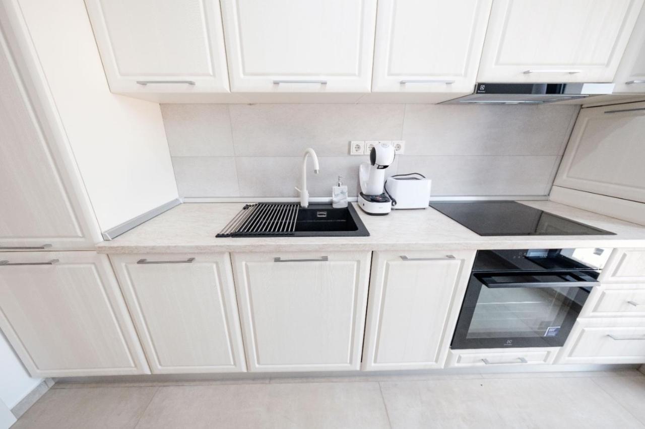 Brand New Luxury Apartment In The Heart Of Braszów Zewnętrze zdjęcie